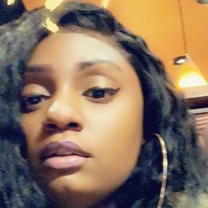 Meet your Posher, Shanique